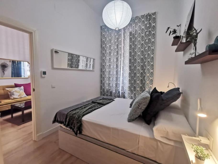 Apartamento A 2 Minutos De Plaza La Merced, Malaga Exterior photo