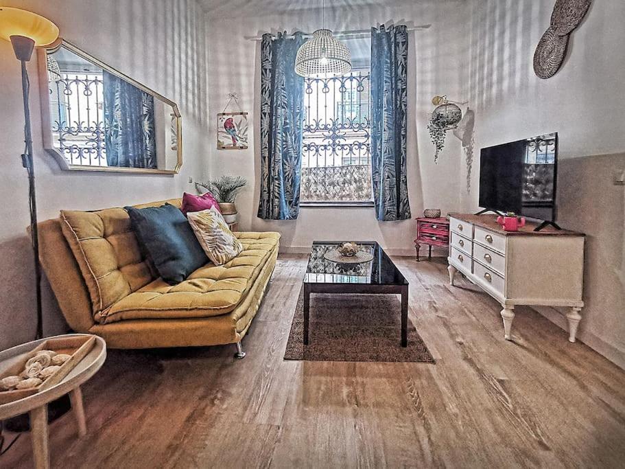 Apartamento A 2 Minutos De Plaza La Merced, Malaga Exterior photo